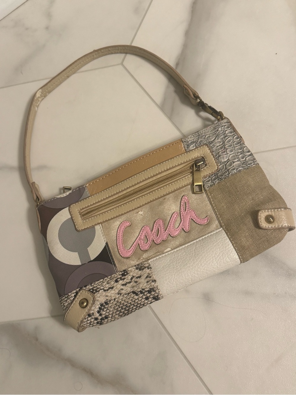 VINTAGE RARE Coach Patchwork Signature shoulder purse Beige with Pink Logo